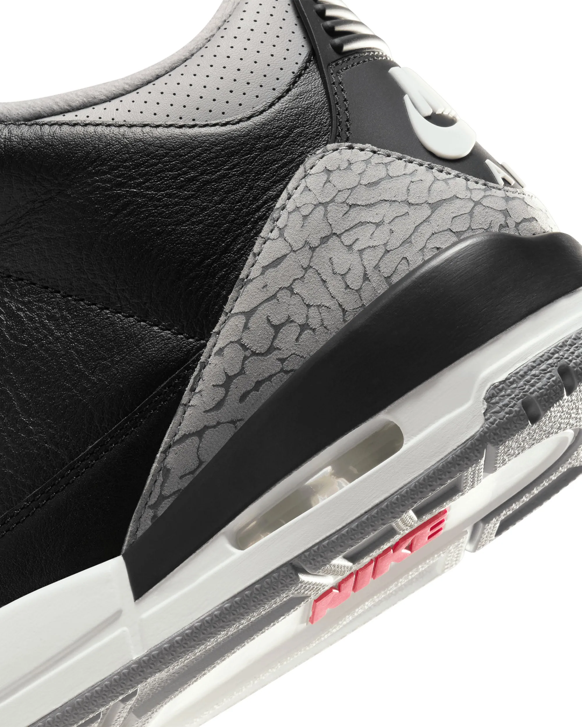 Air Jordan 3 Retro - Black / Fire Red / Cement