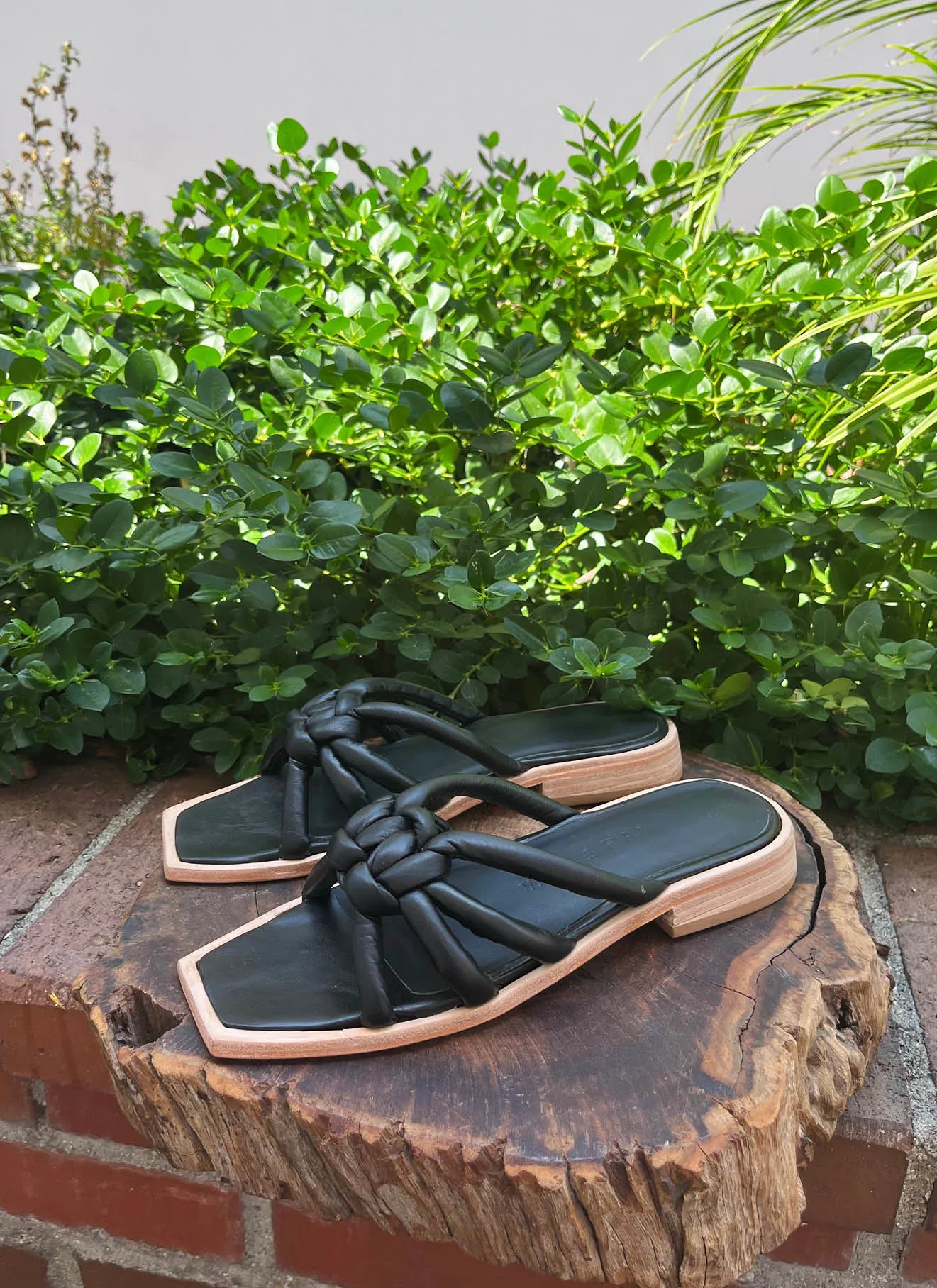 Doran Black Sandal