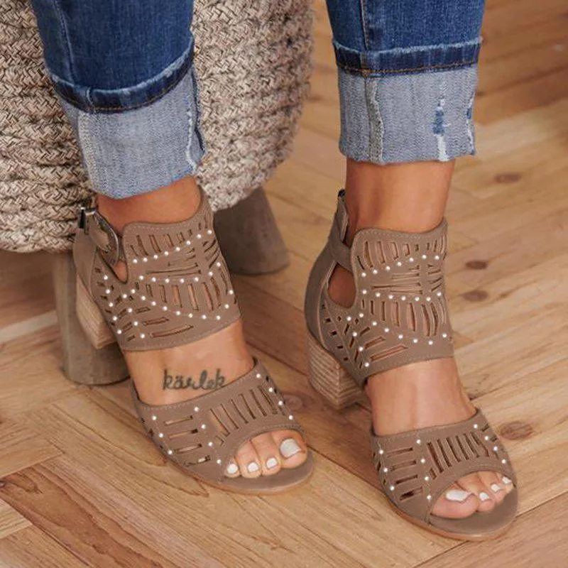 Kimemoda Womens Open Toe Cut-out Rivet Sandals