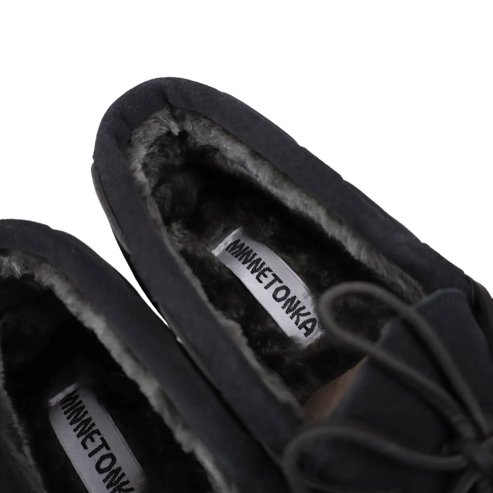 NWT Minnietonka Pile Lined Leather Moccasins - W7