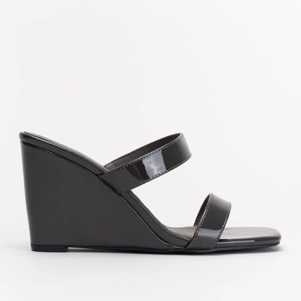 Unreal Women Patent High Wedge _ 155134