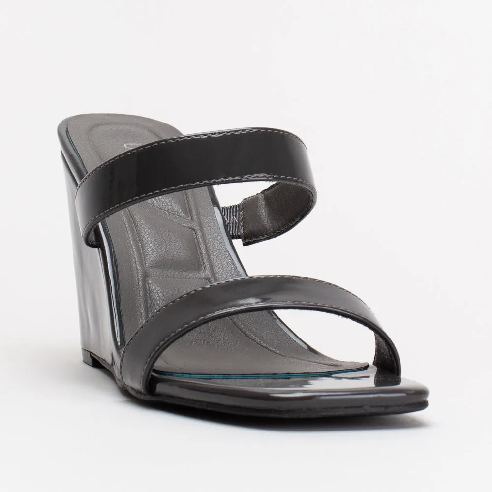 Unreal Women Patent High Wedge _ 155134